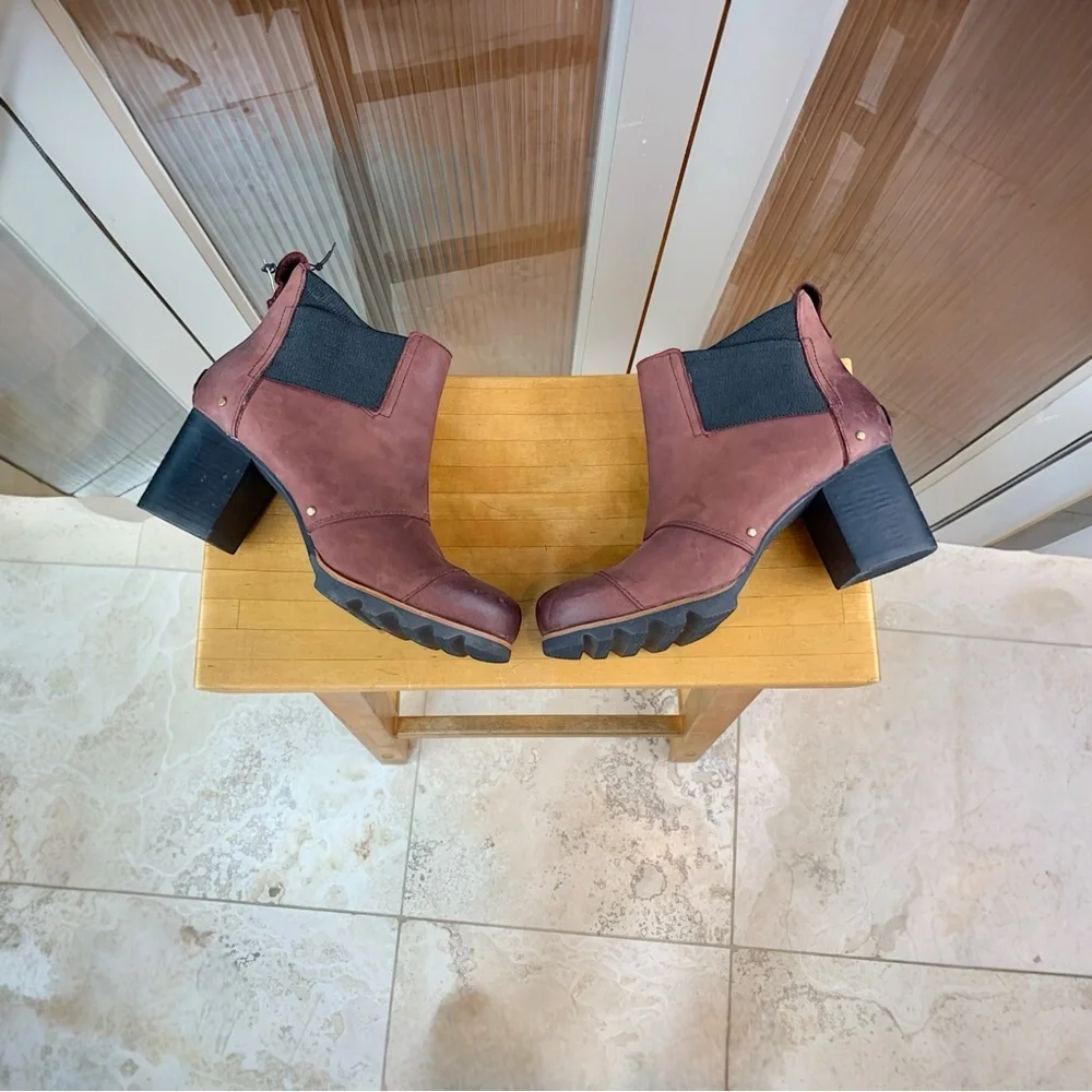 Sorel Women's Burgundy Addington Chelsea Ankle Boots - Picture 9 of 16